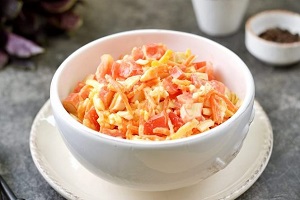Салат из крабовых палочек моркови по-корейски и сыра
