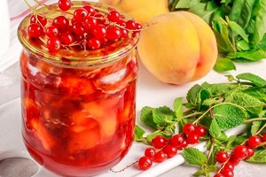 Варенье из красной смородины и персиков