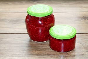 Малина перетертая с лимоном и сахаром на зиму