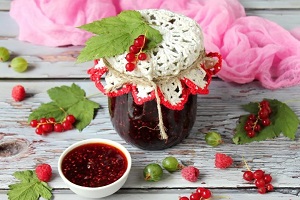 Варенье Ассорти из смородины малины и крыжовника