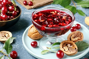 Вишнёвое варенье с грецким орехом