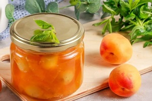 Абрикосовое варенье с черешней