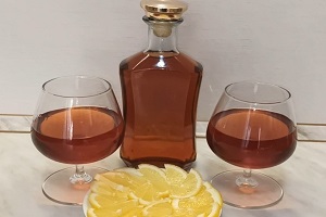 Домашний коньяк на дубовой коре