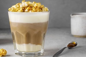 Карамельный латте с попкорном