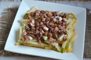Морской салат с кальмарами и креветками
