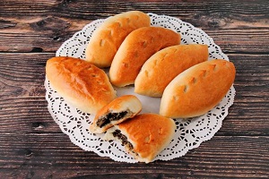 Пирожки с сушеными грибами