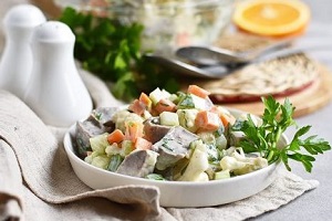 Салат со свиным языком