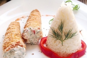 Куриные трубочки с начинкой и рисом