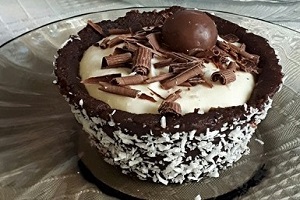 Шоколадные корзиночки с творожным кремом