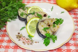Скумбрия маринованная с луком