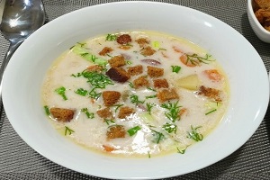 Сырный суп с колбасками