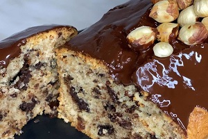 Кекс с фундуком и шоколадом