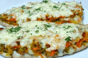 Куриное филе под овощной шубой