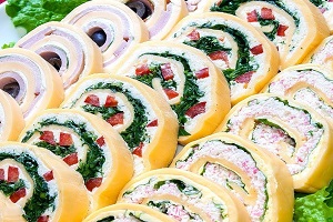 Праздничный сырный рулет