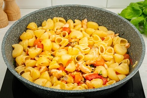 Семга с макаронами