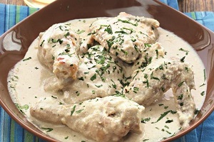 Сливочная курица с грибами