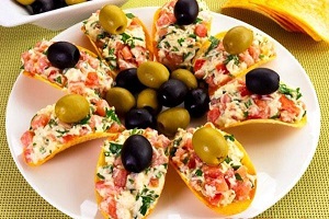 Закуска на чипсах на праздничный стол